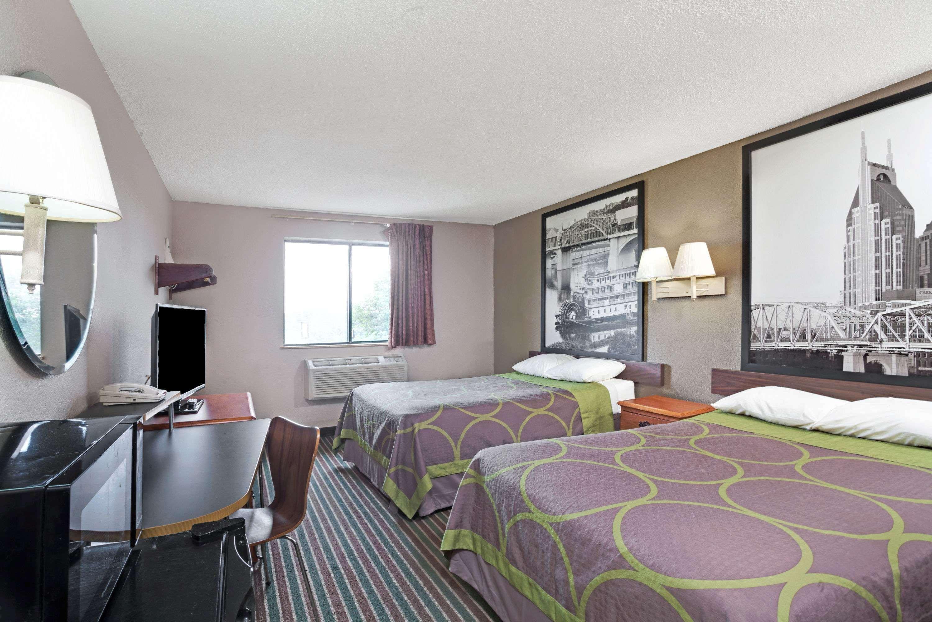 Super 8 By Wyndham Nashville/ Dntn/ Opryland Area Exteriör bild