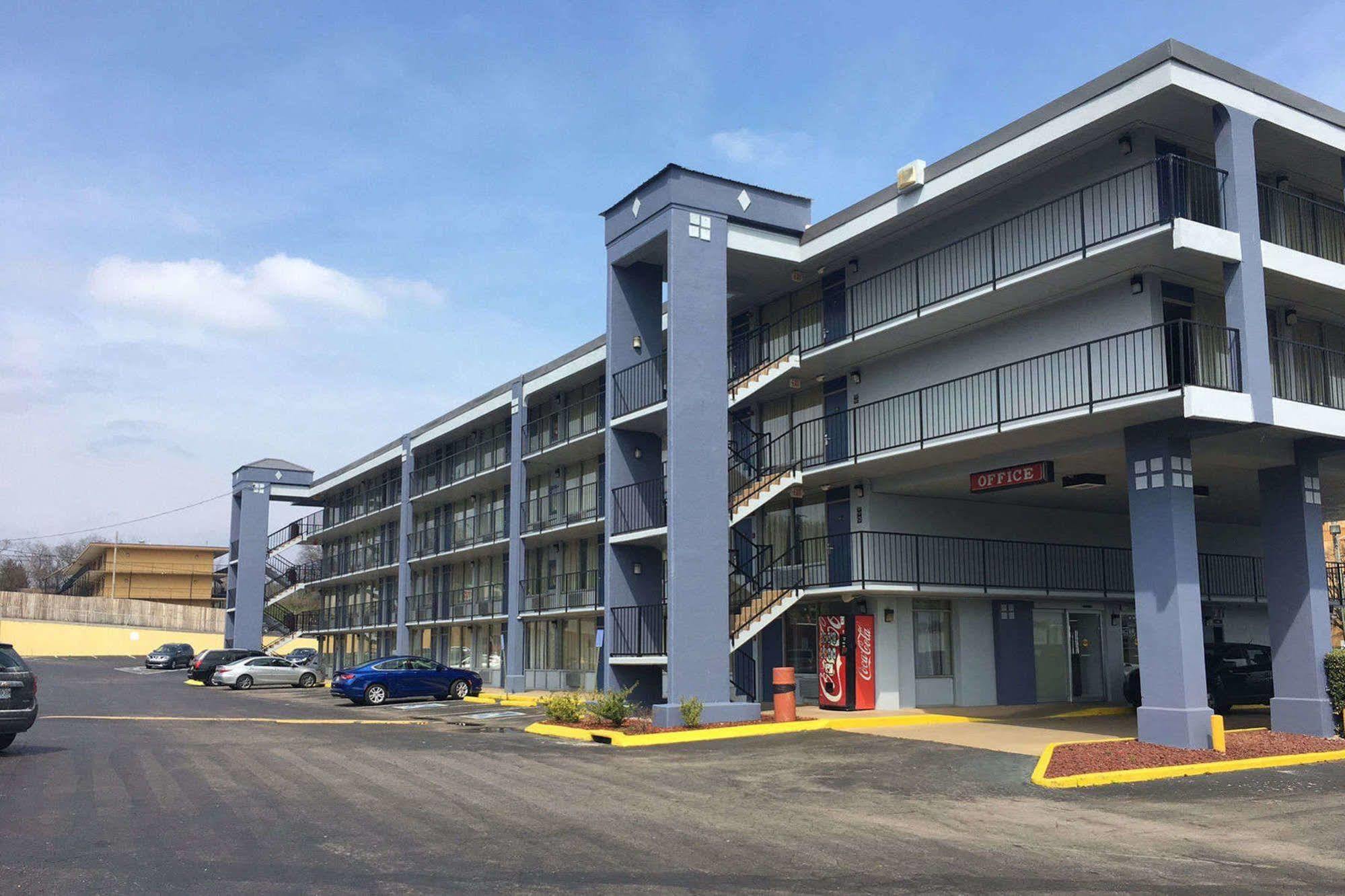 Super 8 By Wyndham Nashville/ Dntn/ Opryland Area Exteriör bild